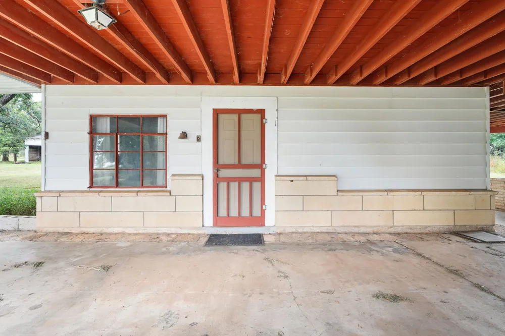 131 Blue Bird Lane Tow, TX 78672