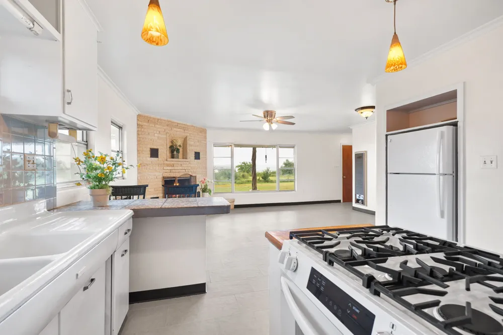131 Blue Bird Lane Tow, TX 78672