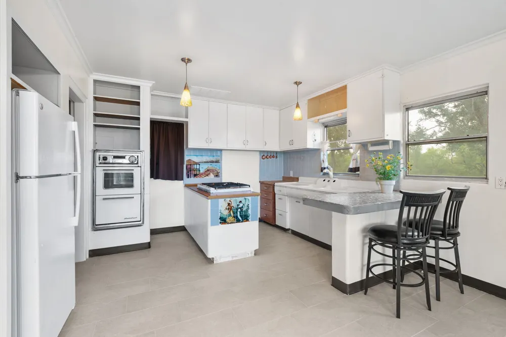 131 Blue Bird Lane Tow, TX 78672