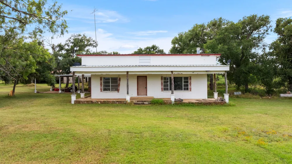 131 Blue Bird Lane Tow, TX 78672