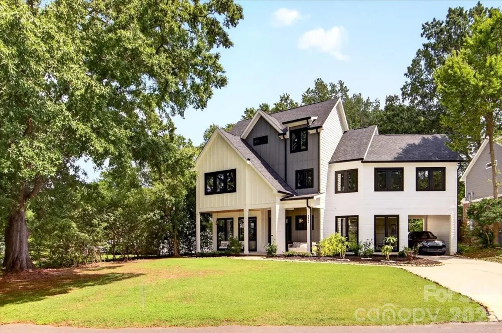2200 Stratford Avenue Charlotte, NC 28205
