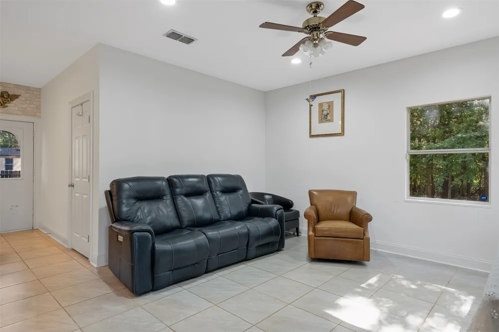 629 El Paso Bullard, TX 75757