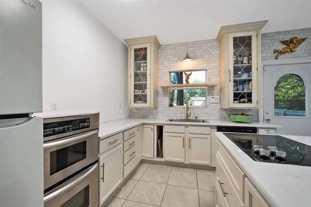 629 El Paso Bullard, TX 75757