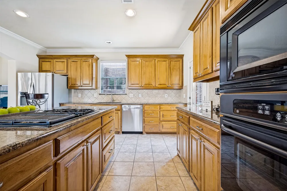 205 THISTLE Ridge Denton, TX 76210