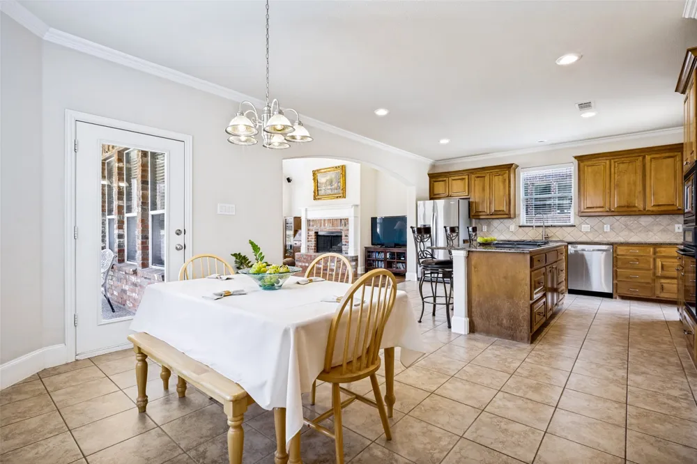 205 THISTLE Ridge Denton, TX 76210