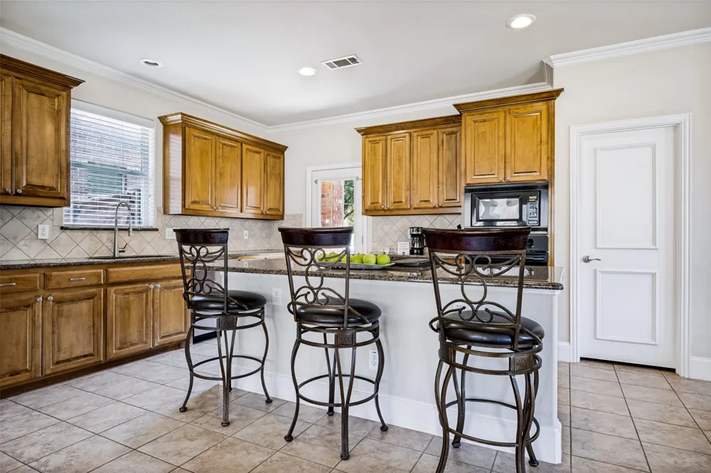 205 THISTLE Ridge Denton, TX 76210