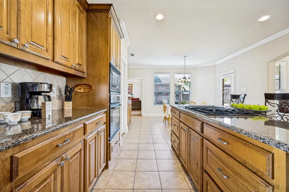 205 THISTLE Ridge Denton, TX 76210