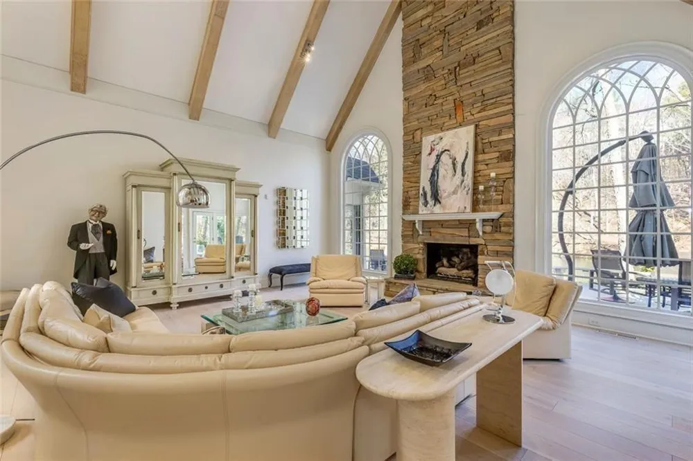 325 Riverhall Court Sandy Springs, GA 30350