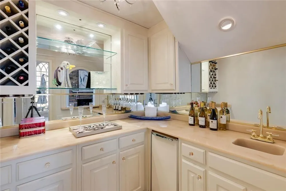 325 Riverhall Court Sandy Springs, GA 30350