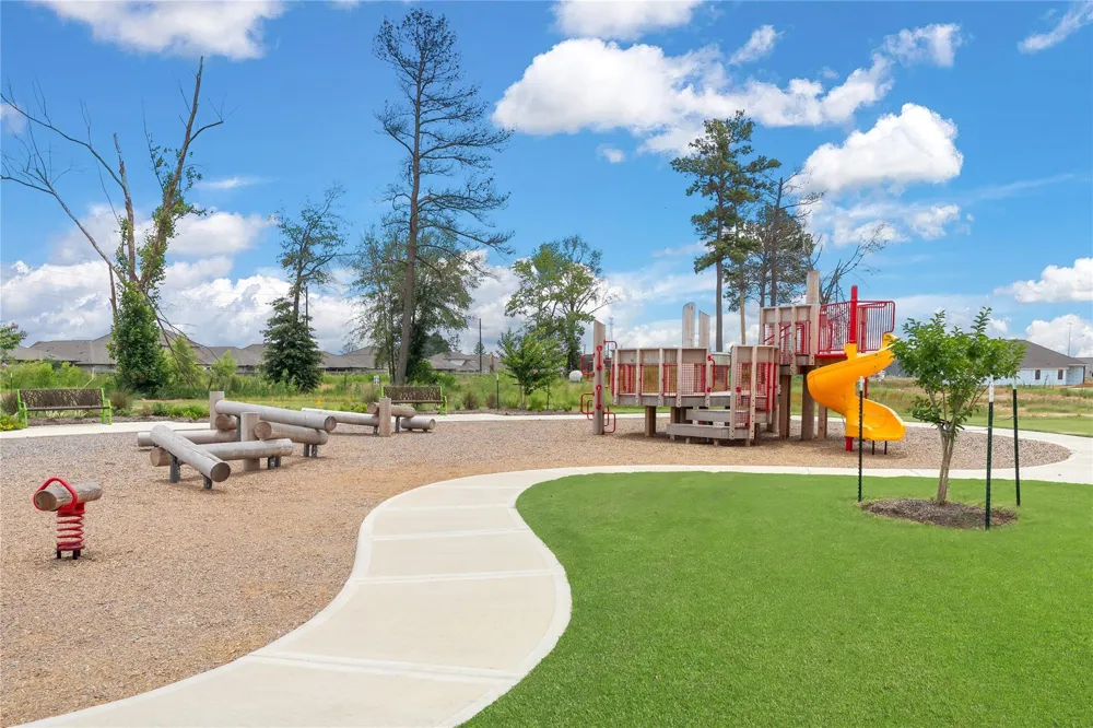 2327 Garden Arbor Tomball, TX 77375