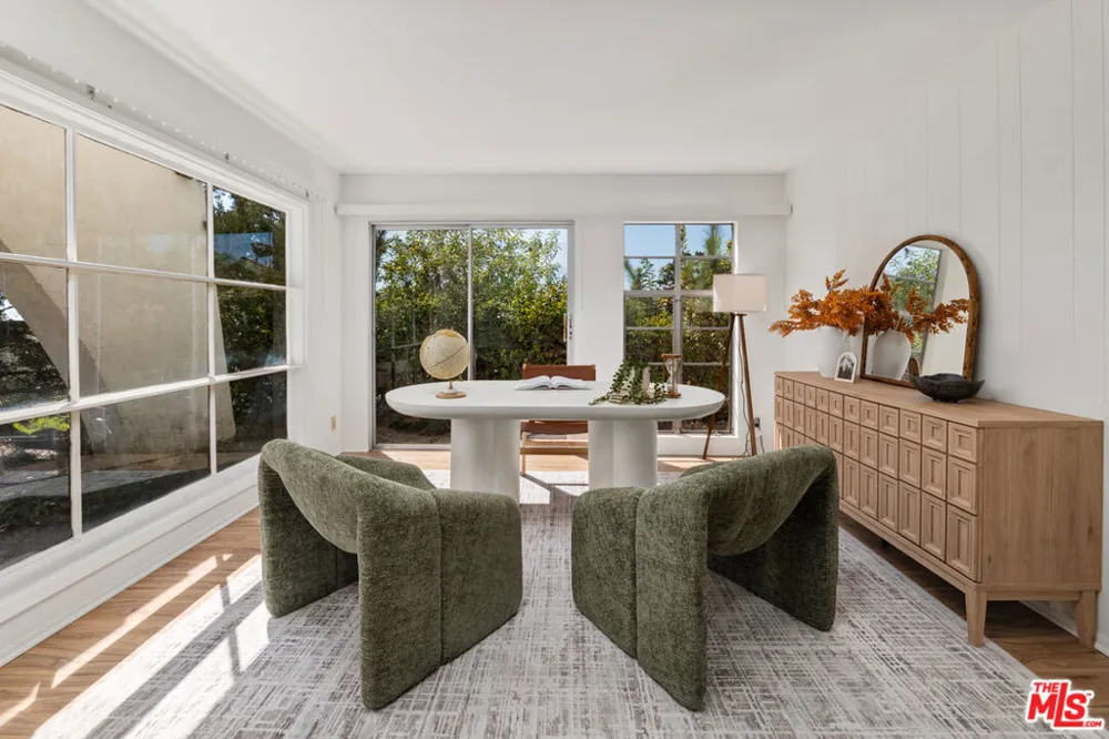 2537 Cordelia Road Los Angeles, CA 90049