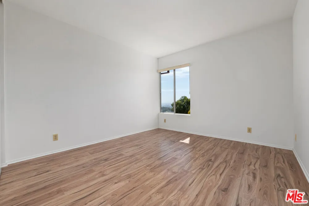 2537 Cordelia Road Los Angeles, CA 90049