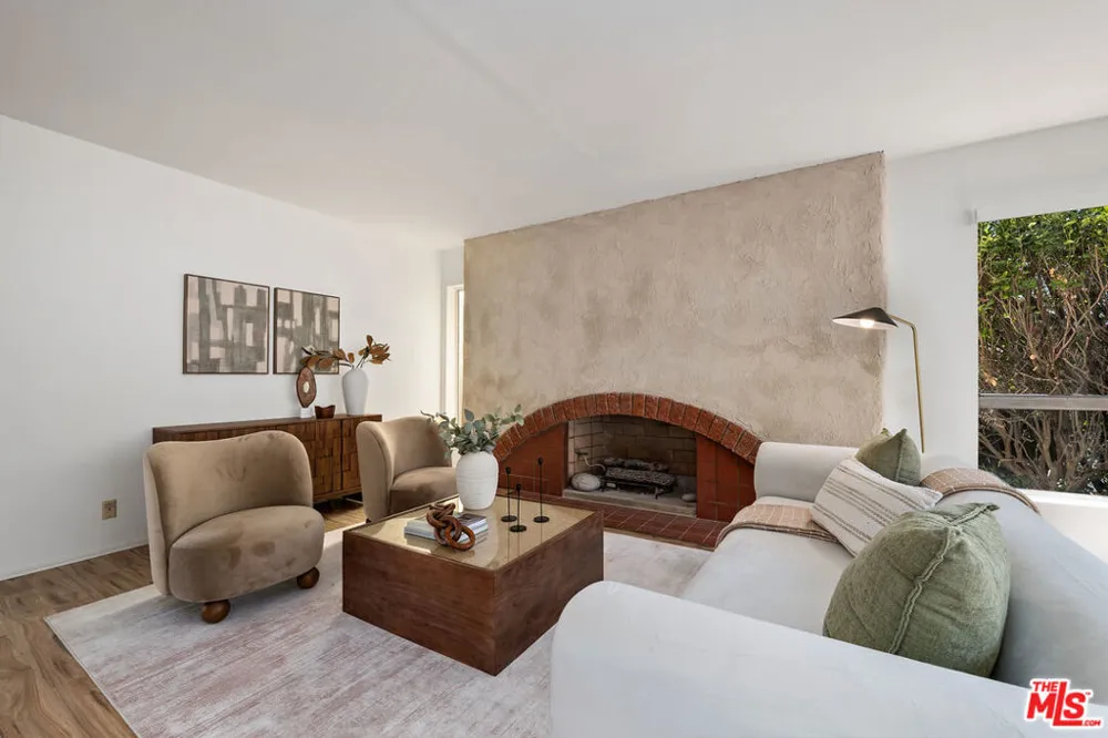2537 Cordelia Road Los Angeles, CA 90049