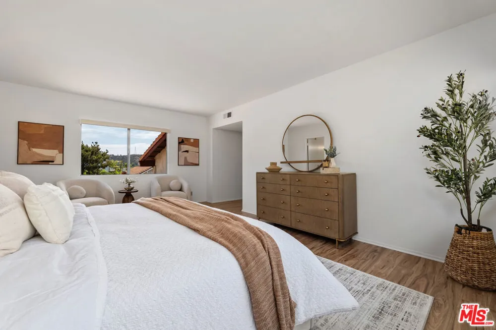 2537 Cordelia Road Los Angeles, CA 90049