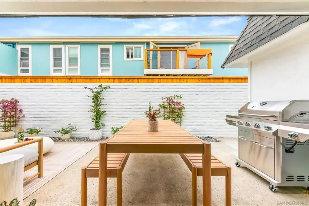 1943 Coast Del Mar, CA 92014