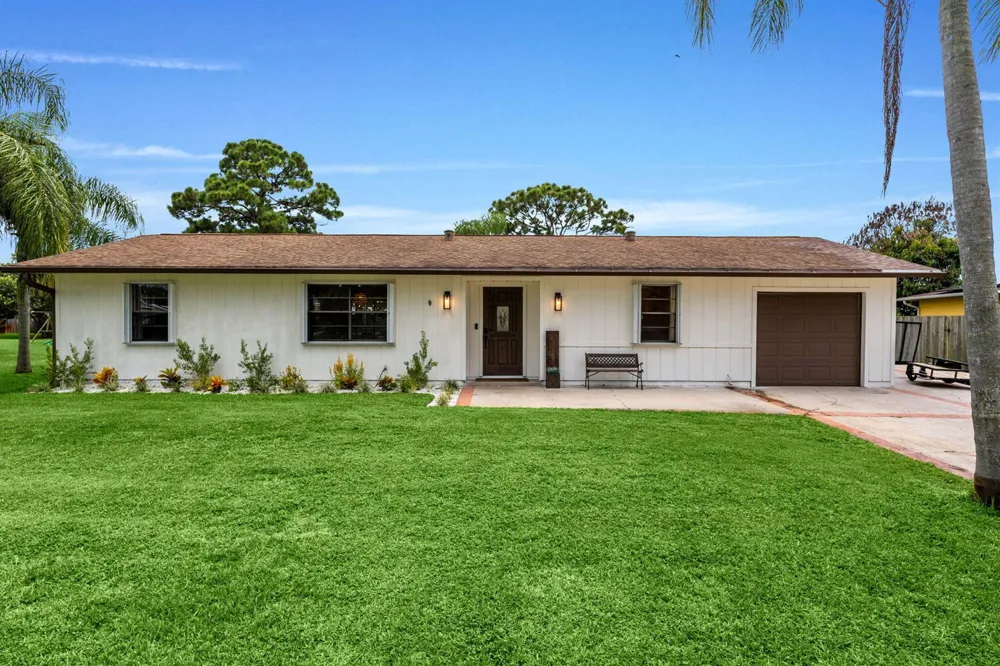 1292 SE MENDAVIA AVENUE Port St. Lucie, FL 34952