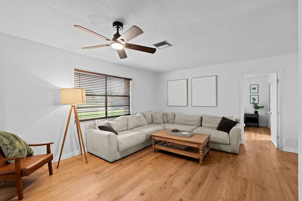 1292 SE MENDAVIA AVENUE Port St. Lucie, FL 34952