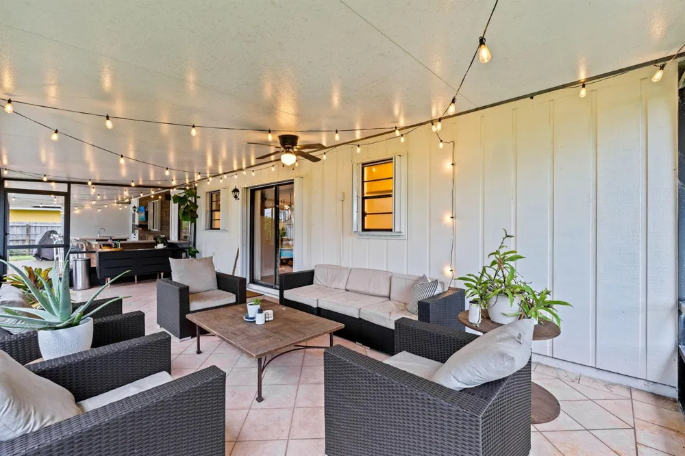 1292 SE MENDAVIA AVENUE Port St. Lucie, FL 34952