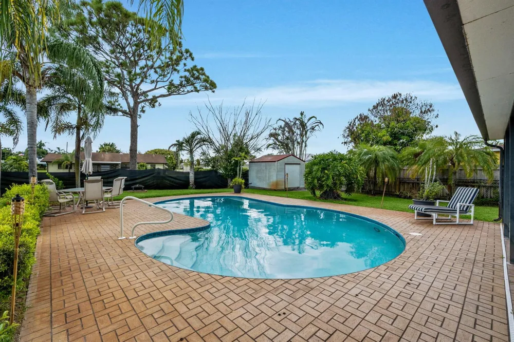 1292 SE MENDAVIA AVENUE Port St. Lucie, FL 34952
