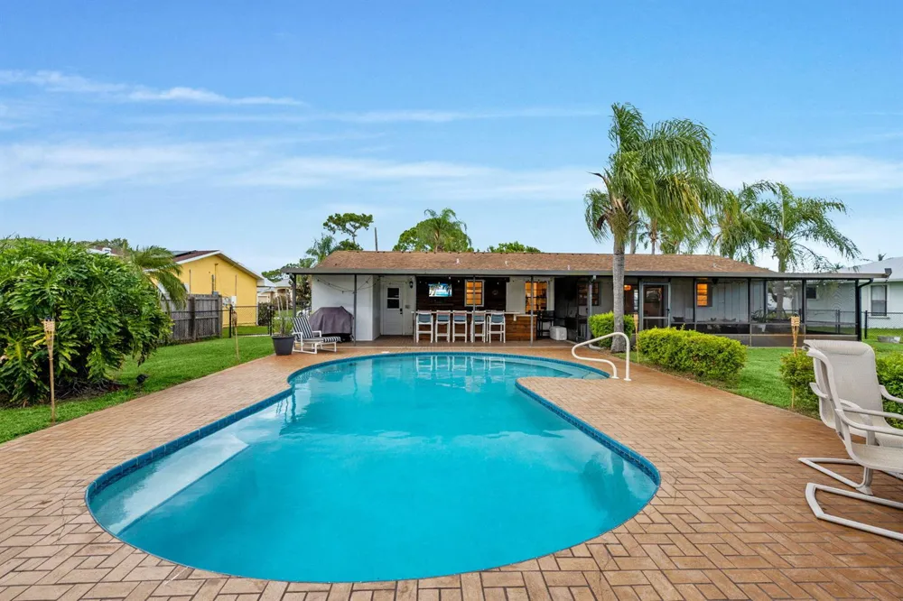 1292 SE MENDAVIA AVENUE Port St. Lucie, FL 34952