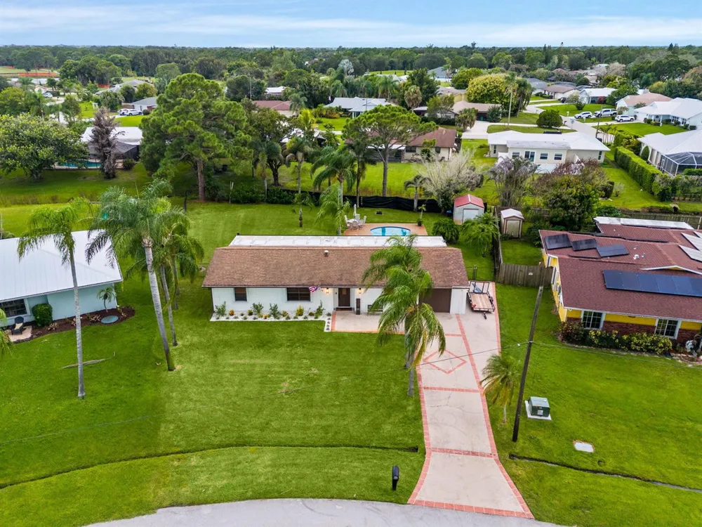 1292 SE MENDAVIA AVENUE Port St. Lucie, FL 34952