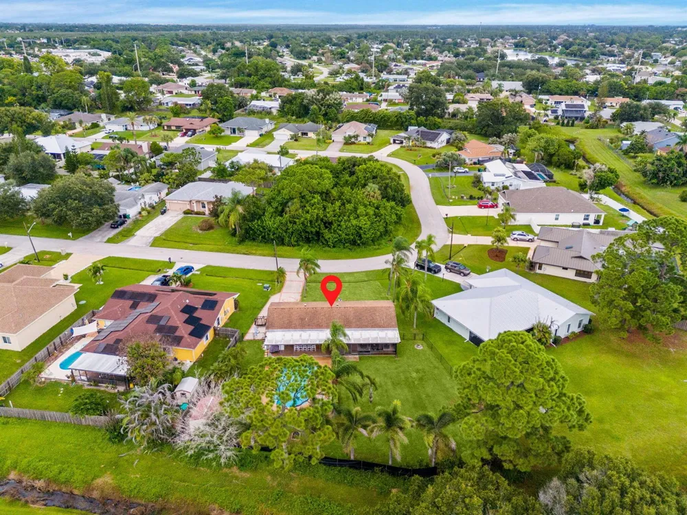 1292 SE MENDAVIA AVENUE Port St. Lucie, FL 34952