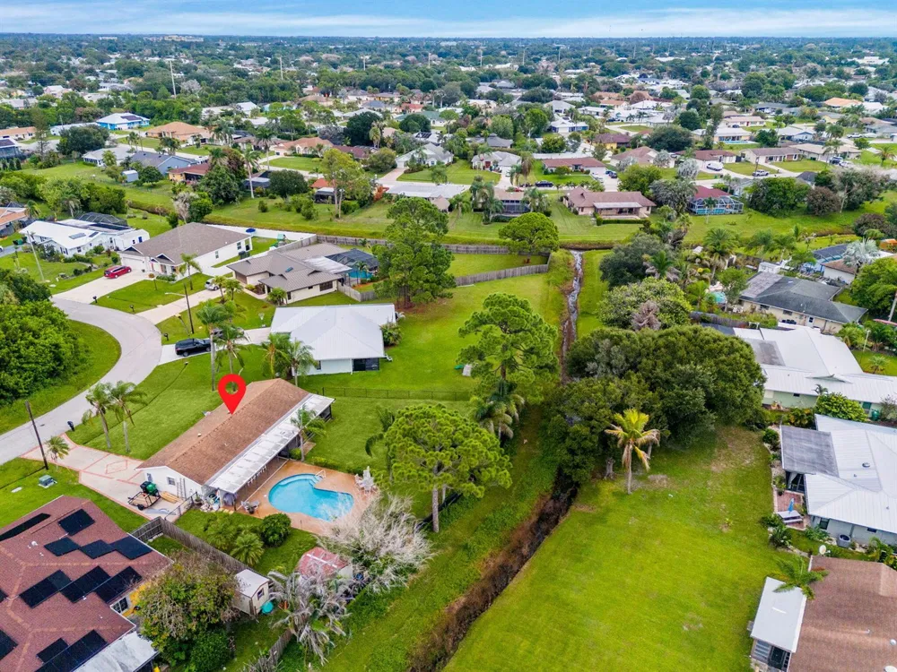 1292 SE MENDAVIA AVENUE Port St. Lucie, FL 34952