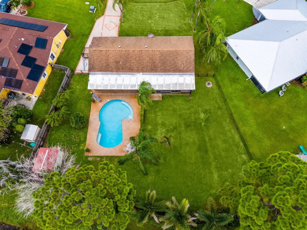1292 SE MENDAVIA AVENUE Port St. Lucie, FL 34952