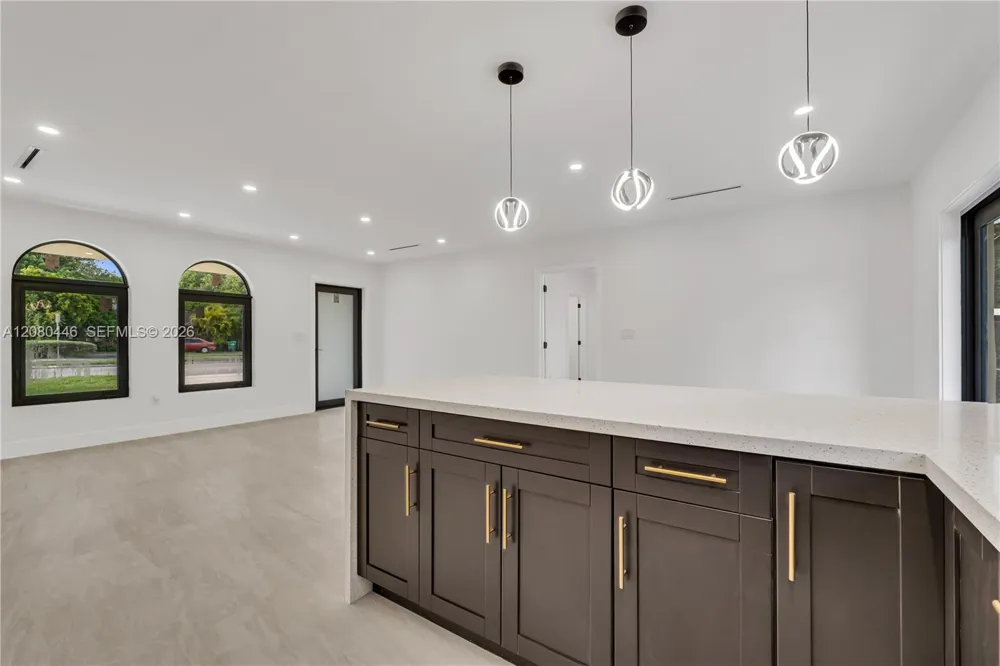 6235 SW 24th St Miami, FL 33147