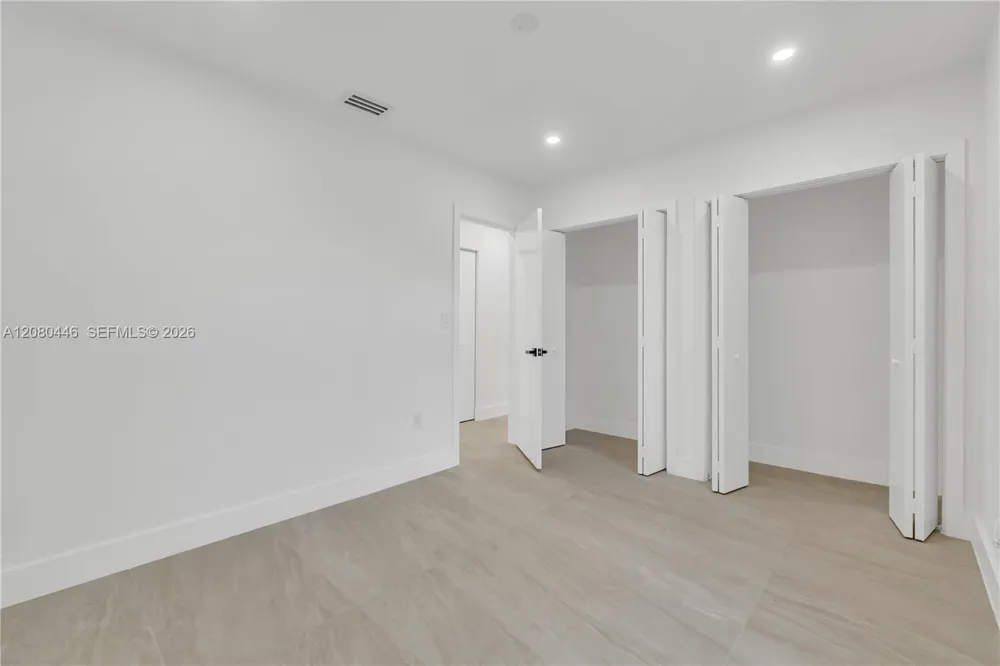6235 SW 24th St Miami, FL 33147