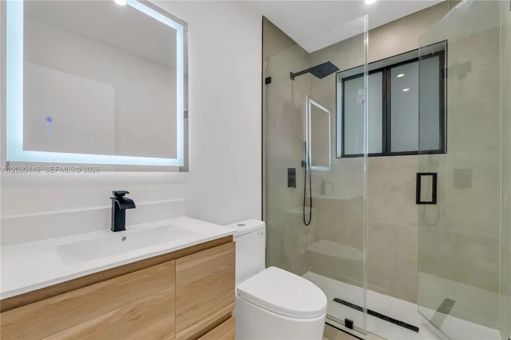 6235 SW 24th St Miami, FL 33147