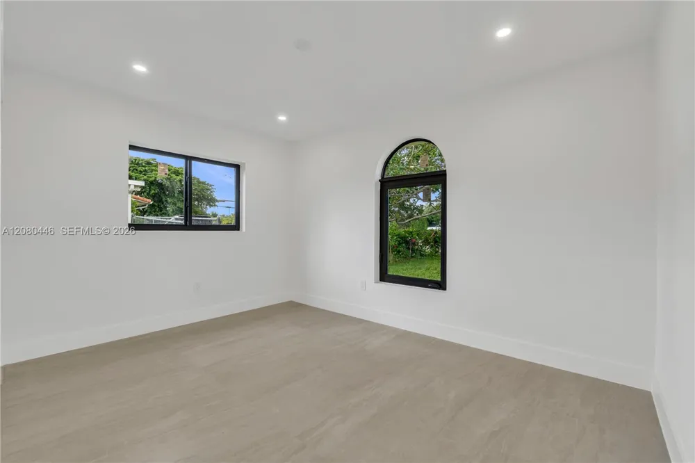 6235 SW 24th St Miami, FL 33147