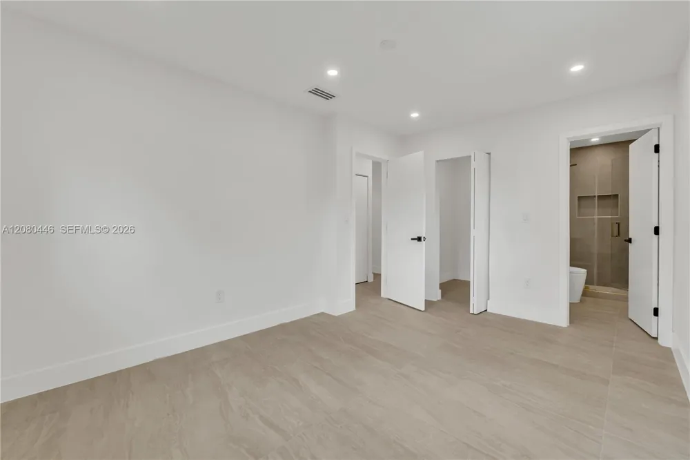 6235 SW 24th St Miami, FL 33147