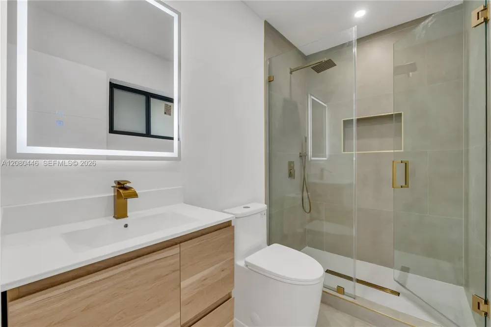 6235 SW 24th St Miami, FL 33147