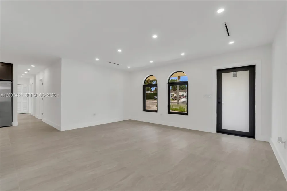 6235 SW 24th St Miami, FL 33147