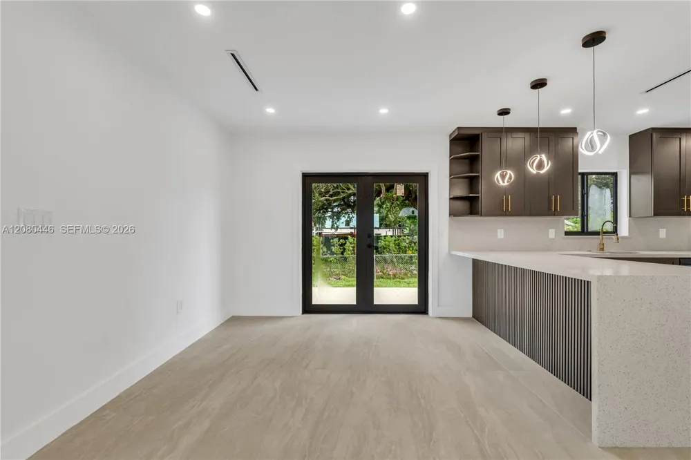 6235 SW 24th St Miami, FL 33147