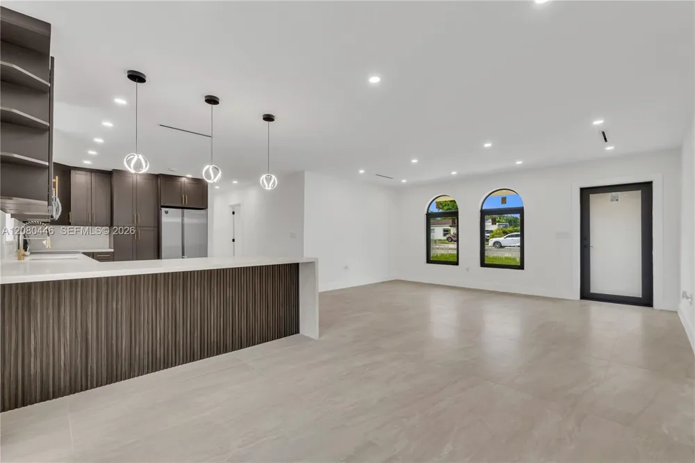 6235 SW 24th St Miami, FL 33147