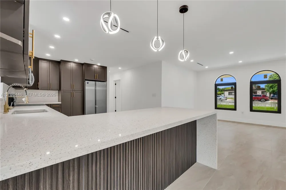 6235 SW 24th St Miami, FL 33147