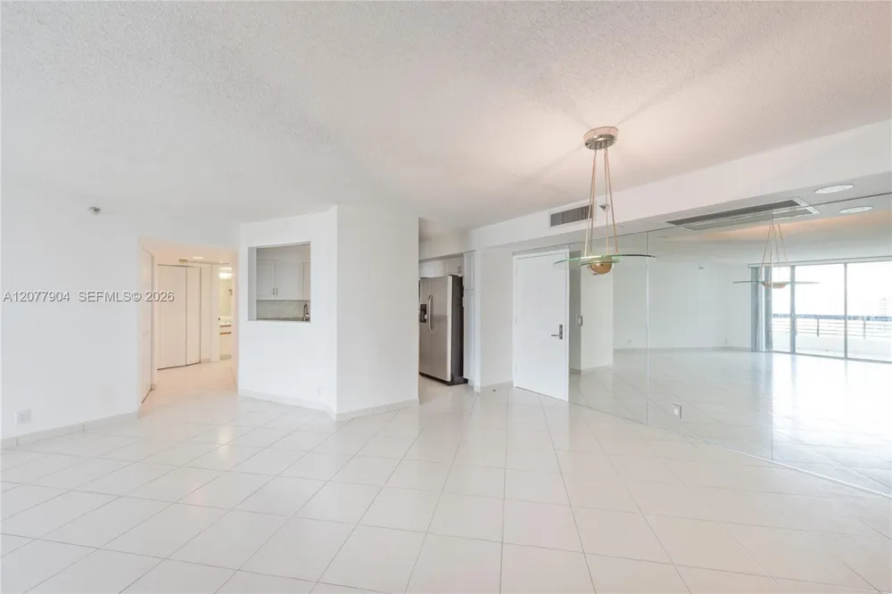 3500 MYSTIC POINTE DR #2202 Aventura, FL 33180
