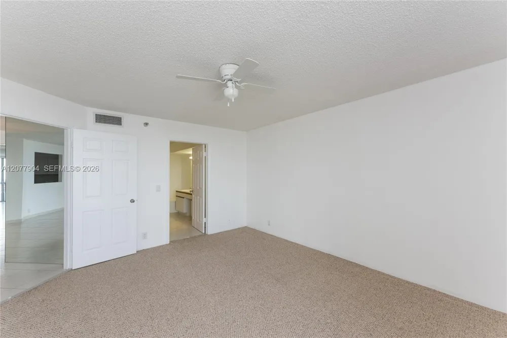3500 MYSTIC POINTE DR #2202 Aventura, FL 33180