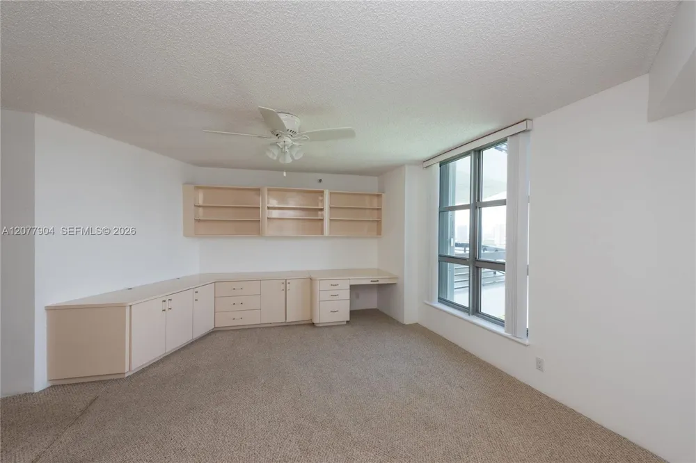 3500 MYSTIC POINTE DR #2202 Aventura, FL 33180