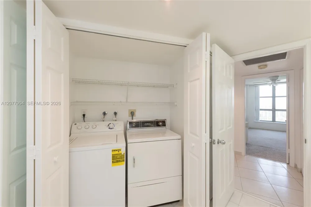 3500 MYSTIC POINTE DR #2202 Aventura, FL 33180