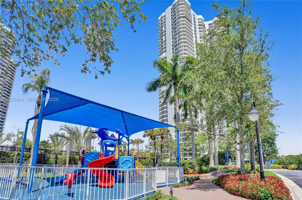 3500 MYSTIC POINTE DR #2202 Aventura, FL 33180