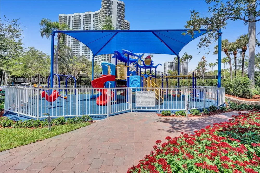 3500 MYSTIC POINTE DR #2202 Aventura, FL 33180