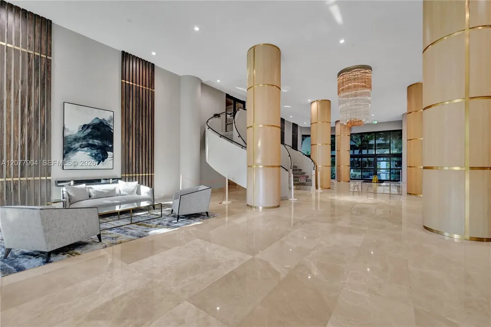3500 MYSTIC POINTE DR #2202 Aventura, FL 33180