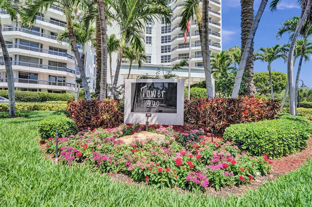 3500 MYSTIC POINTE DR #2202 Aventura, FL 33180