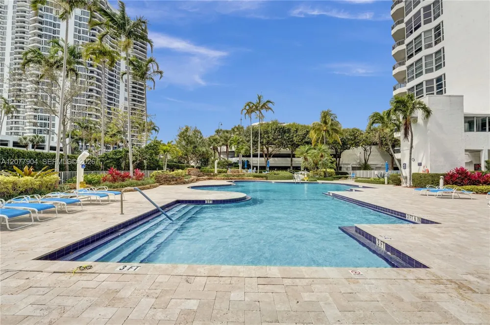 3500 MYSTIC POINTE DR #2202 Aventura, FL 33180