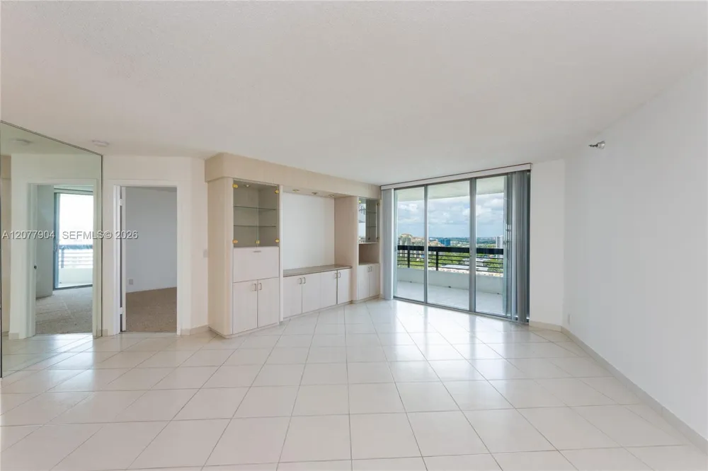 3500 MYSTIC POINTE DR #2202 Aventura, FL 33180