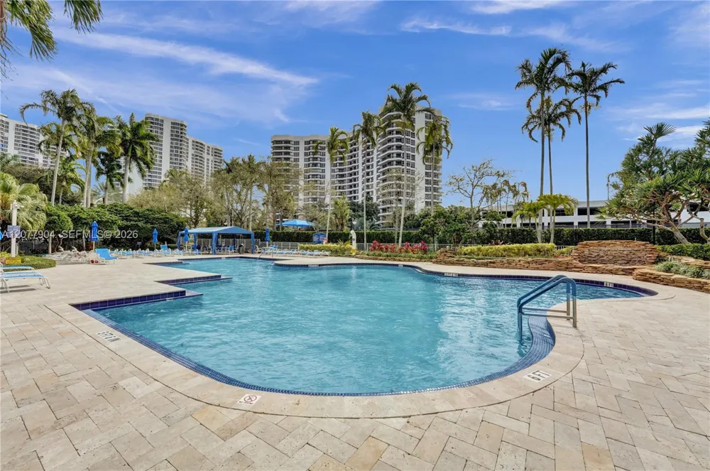 3500 MYSTIC POINTE DR #2202 Aventura, FL 33180