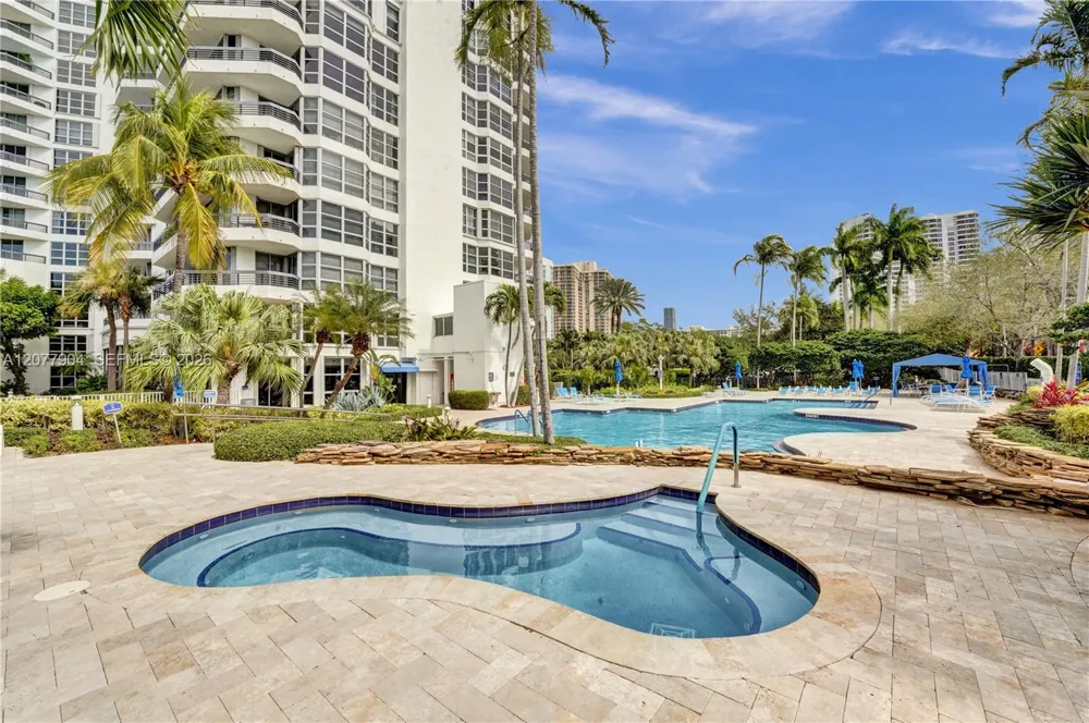 3500 MYSTIC POINTE DR #2202 Aventura, FL 33180